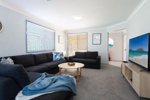 Rocky Pt Rd 83A Fingal Bay - Goulburn Accommodation 1