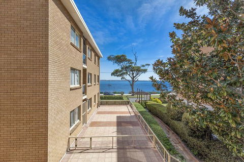 South Pacific Unit 6 Amazing Unit Opposite The Beach. - Goulburn Accommodation 2