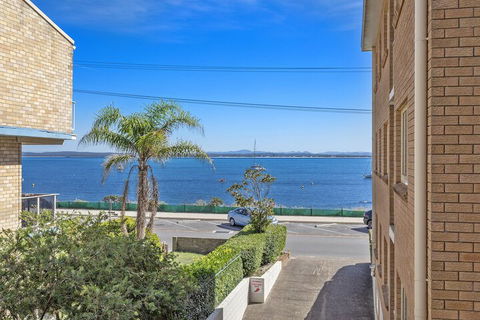 South Pacific Unit 6 Amazing Unit Opposite The Beach. - Goulburn Accommodation 1