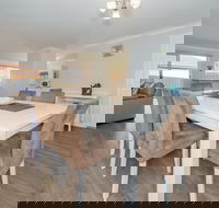 Pebble Pde 1 / 14 Fingal Bay - Goulburn Accommodation