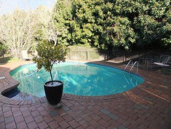 Apple Blossom Retreat - Goulburn Accommodation 1