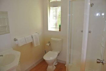 Apple Blossom Retreat - Goulburn Accommodation 6