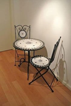 Apple Blossom Retreat - Goulburn Accommodation 3