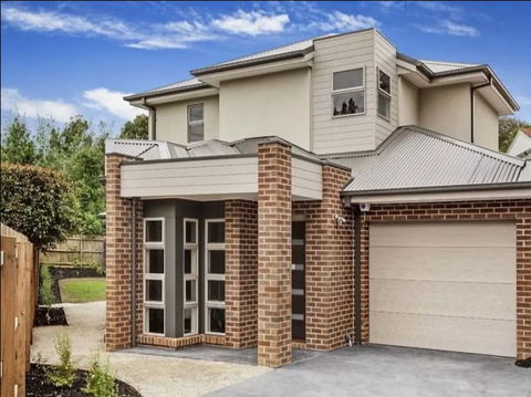 Signature Townhouse In Doncaster - Goulburn Accommodation 1