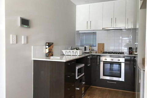 Apartment In Queens Park - Goulburn Accommodation 6
