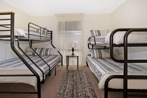 Delany Surprise Pet Friendly House - Goulburn Accommodation 6