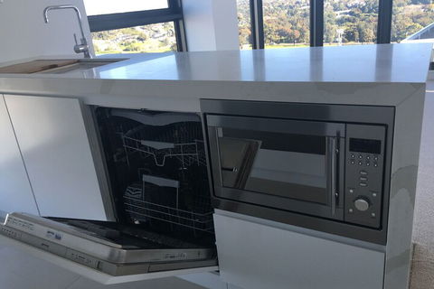 Exclusive Apartment With Water Views - Goulburn Accommodation 6