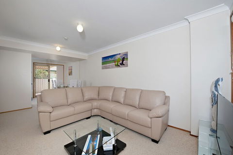Beachcomber At Fingal Bay - Goulburn Accommodation 1