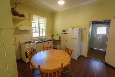 Murphy's Cottage - Goulburn Accommodation 3