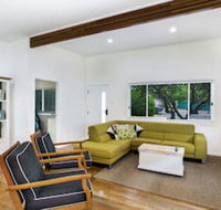 The Beach House 13 Market Street - Goulburn Accommodation