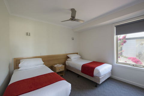 The Retreat At West Beach Parks - Goulburn Accommodation 4