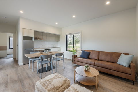 The Retreat At West Beach Parks - Goulburn Accommodation 2