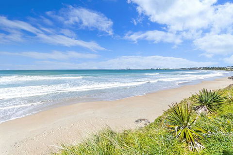 Aqua Mist Seascape - Goulburn Accommodation 2