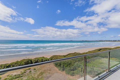 Aqua Mist Seascape - Goulburn Accommodation 1