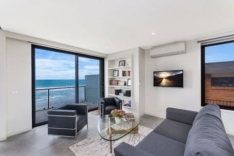 AQUA MIST PENTHOUSE - Goulburn Accommodation 2