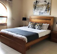 Adelaide holiday home - Goulburn Accommodation