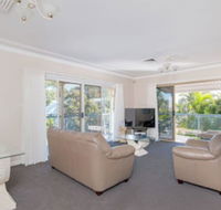 Ronald Avenue 45 Villa Floridiana - Goulburn Accommodation