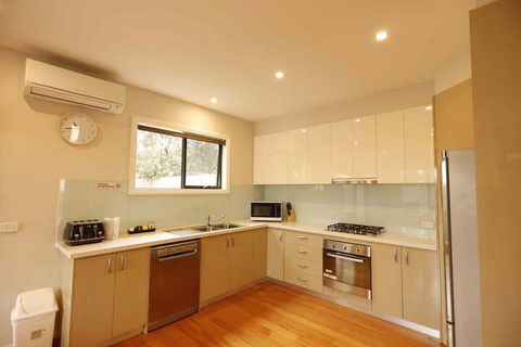 Apollo Bay Seal Apartments - Goulburn Accommodation 2
