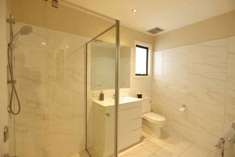 Apollo Bay Seal Apartments - Goulburn Accommodation 7