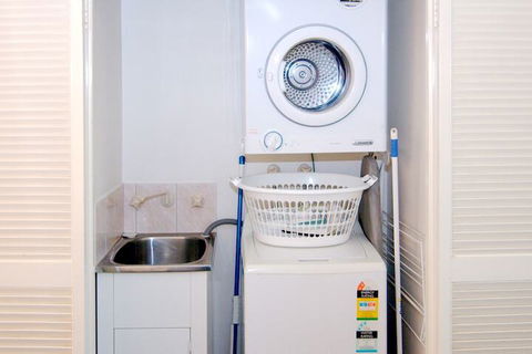 Cable Beach Apartments - Goulburn Accommodation 4