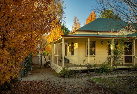Autumn Beauty 4 - Goulburn Accommodation 1