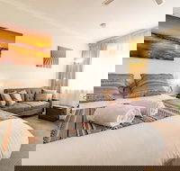 Ocean Sunset Glenelg Central Studio Apt - Goulburn Accommodation