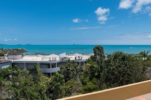 Views From Golden Orchid - Airlie Beach - Goulburn Accommodation 3