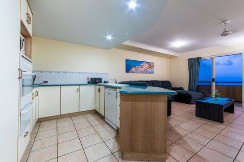 Views From Golden Orchid - Airlie Beach - Goulburn Accommodation 5
