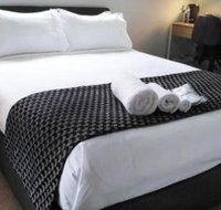 Lakeside Retreat  Business - Goulburn Accommodation