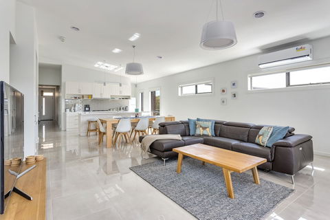Diamond Bay Beach House - Goulburn Accommodation 1