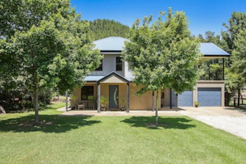 A Zen Property - Goulburn Accommodation 0