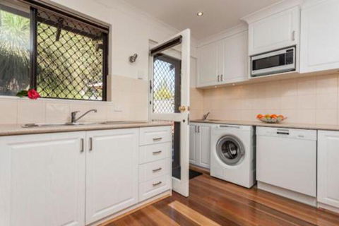 Attadale Excutive Villa - Goulburn Accommodation 3