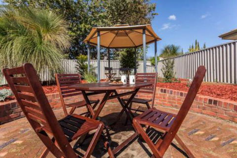 Attadale Excutive Villa - Goulburn Accommodation 6