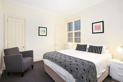Art Deco In The Cul-de-Sac - Goulburn Accommodation 1