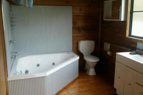 Abelia BIG SPA NO 1 Cottage - Goulburn Accommodation 5