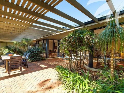 Clarke House - Goulburn Accommodation 6