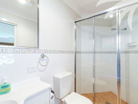 Clarke House - Goulburn Accommodation 4