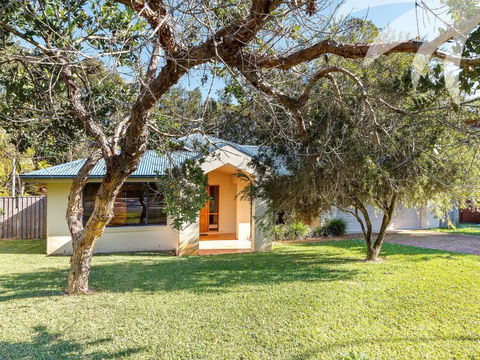 Clarke House - Goulburn Accommodation 1