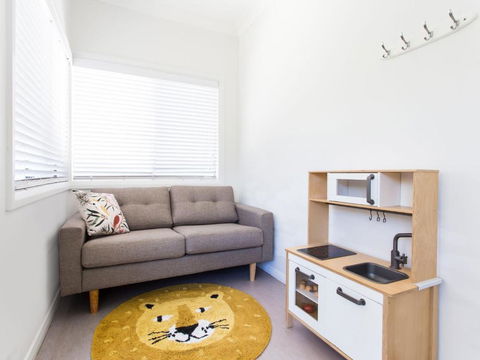 The Beach Shack - Goulburn Accommodation 2