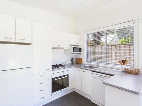 The Beach Shack - Goulburn Accommodation 5