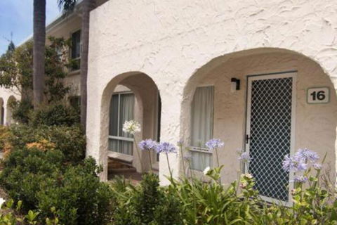 Villa Manyana 16 - Goulburn Accommodation 0