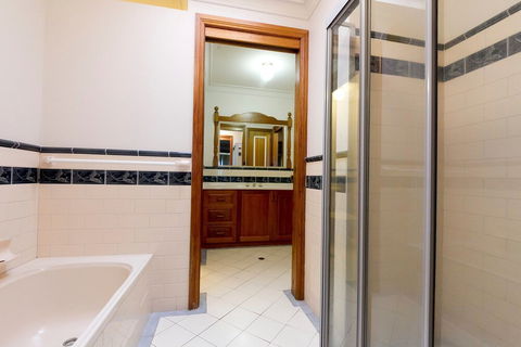 Birchgrove Terrace Unit 3 - Goulburn Accommodation 1