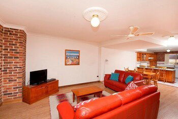 Birchgrove Terrace Unit 3 - Goulburn Accommodation 2