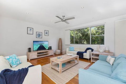 Augusta House - Goulburn Accommodation 0