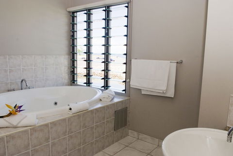 Magnetic Docks Townhouse 1 - Goulburn Accommodation 1