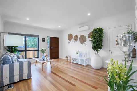 AUJOY 3 Bed Townhouse Burwood 1 - Goulburn Accommodation 0