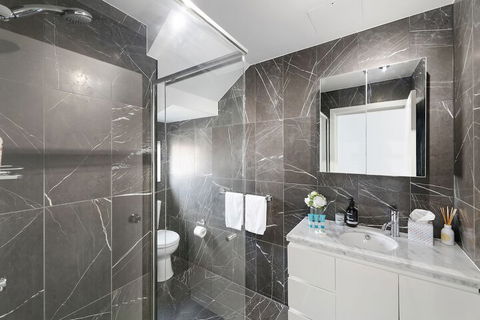 Darling Harbour Penthouse Views & Hot Tub - Goulburn Accommodation 2