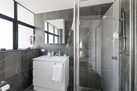 Darling Harbour Penthouse Views & Hot Tub - Goulburn Accommodation 7