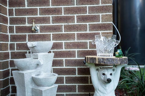 AUJOY 4 Bed Townhouse Burwood 2 - Goulburn Accommodation 2