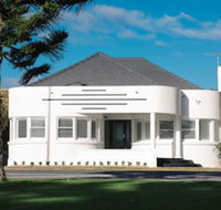 Deco Beach Luxury Apartments - Goulburn Accommodation